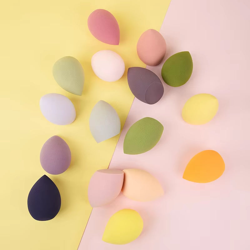 Makeup sponge blender for foundation and powder application